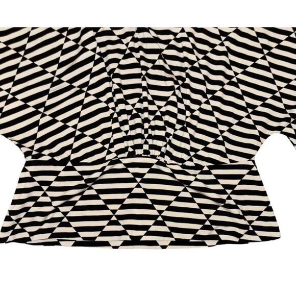 Marc Bouwer Women's Cold Shoulder Top Batwing Sleeves Navy & Tan Stripes EUC - Picture 4 of 7